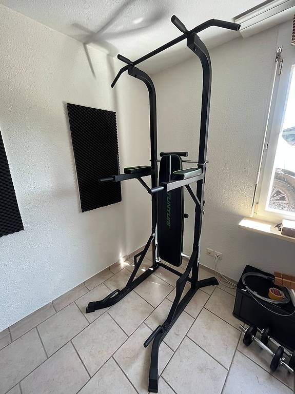 Tunturi Hometrainer: Klimmzugstation Tunturi – Usato da Ermenswil venduto da samadhi101 2