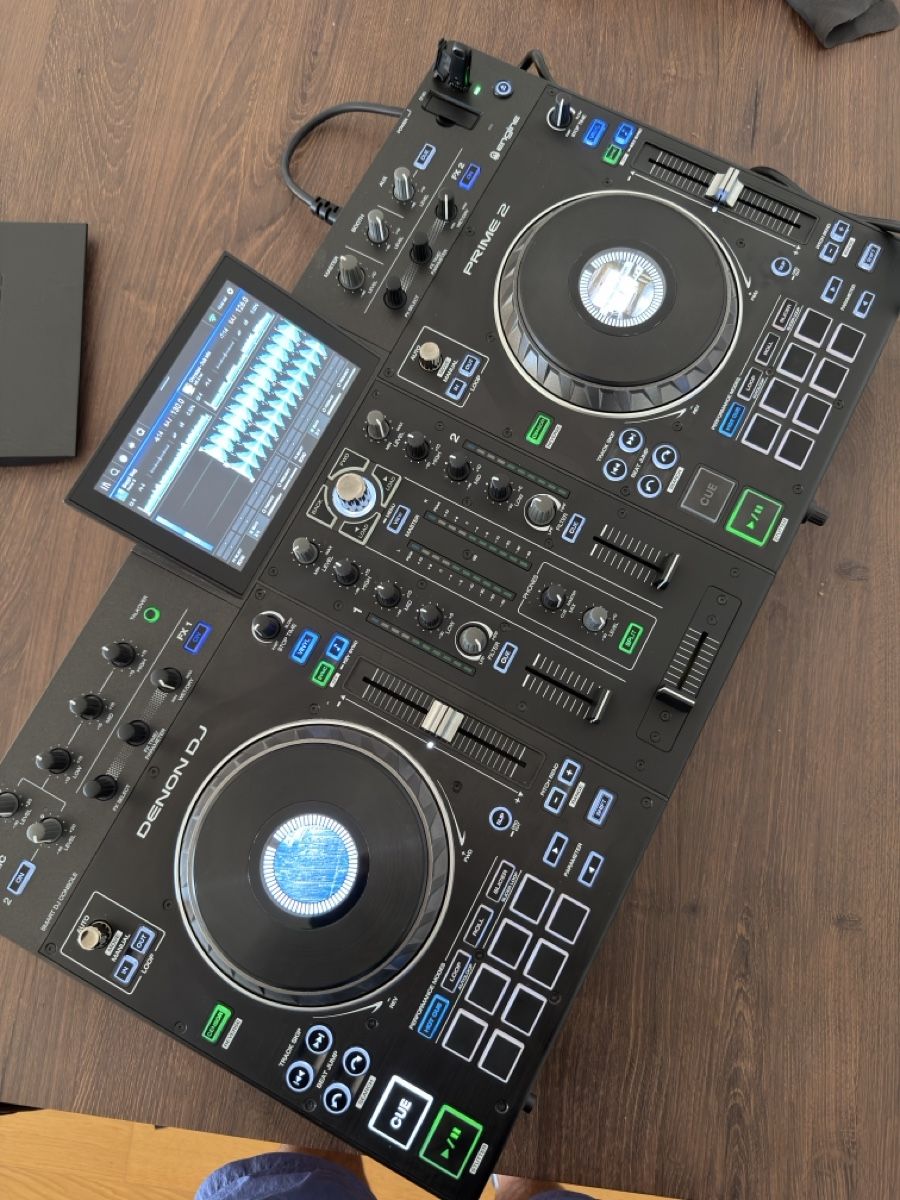 Denon Audio- & Mediensysteme: Denon DJ Prime 2 mit Originalverpackung – Gebraucht aus Zürich von Rocola26