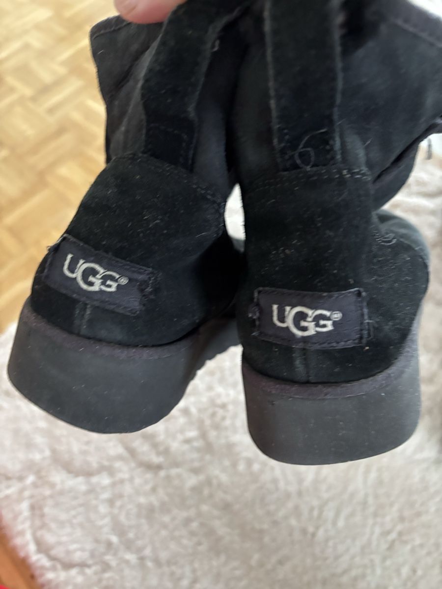 Ugg Damenschuhe: UGG TAILLE 38 – Gebraucht aus Brügg BE von rah_mqh8