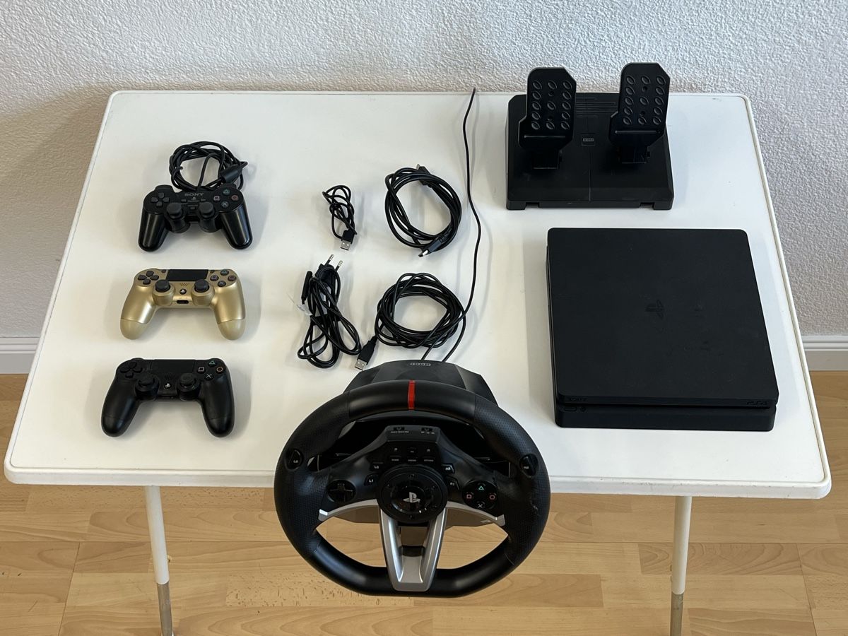 Sony Console: Playstation 4 mit Lenkrad, Pedalen und 3 Controller – Usato da Horgen venduto da Grizzly83 8