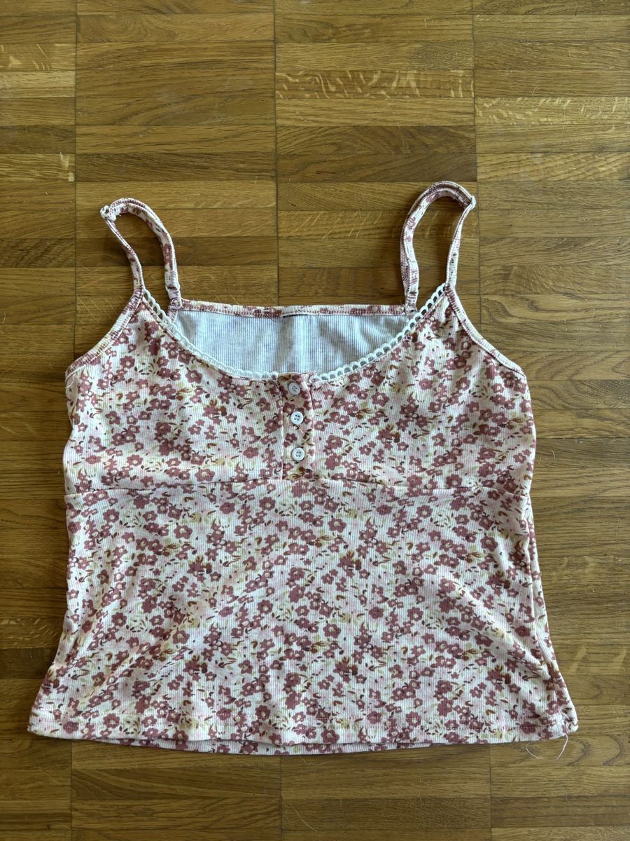 Tops: Top mit Blumenmuster Grösse S neuwertig – Neu (gemäss Beschreibung) aus Langenthal von hih_sfd7