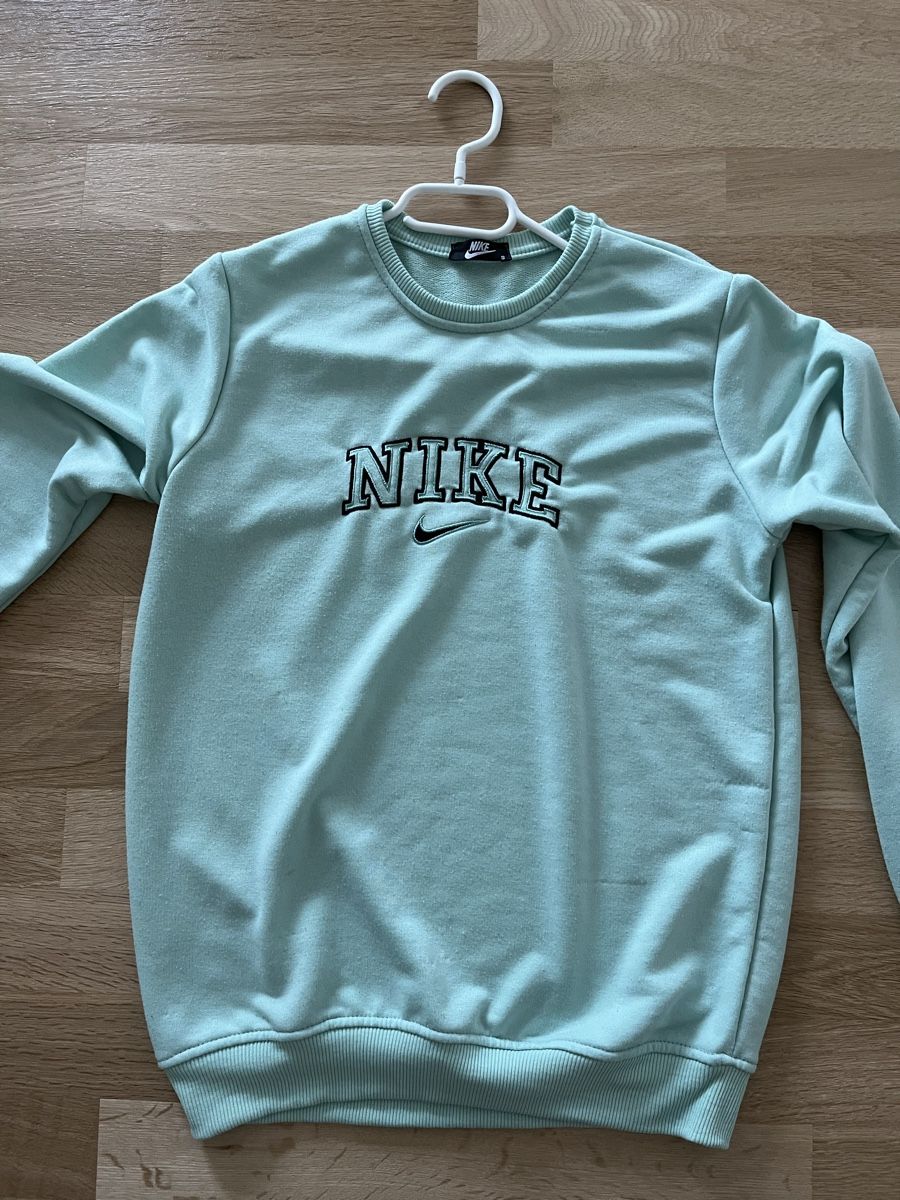 Nike Pulls & Sweat-shirts: Nike pulli S mintgrün – D'occasion à Root par Mk1394