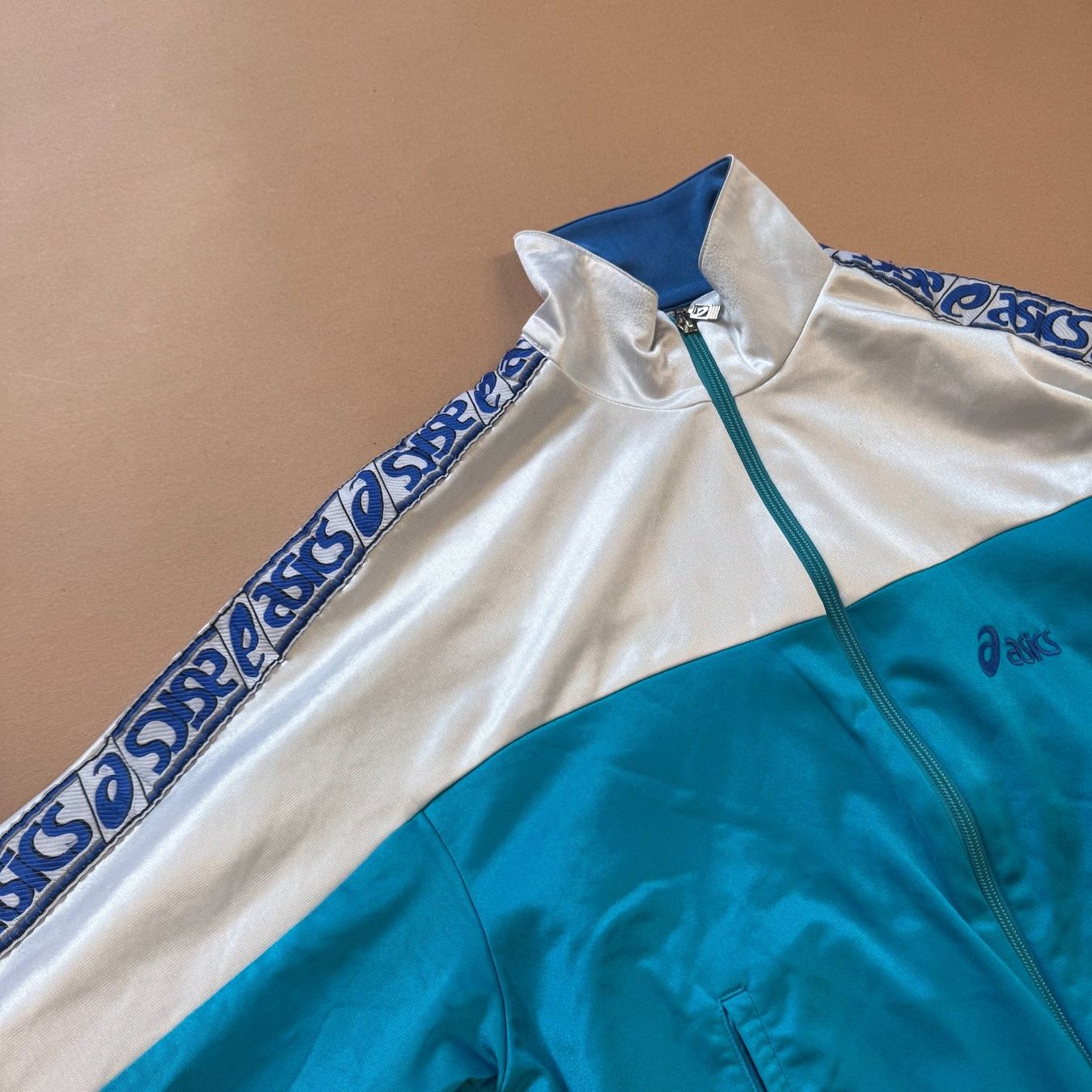 Asics Jacken: Asics vintage colourful 90s track jacket – Gebraucht aus St. Gallen von sourced_limited 2