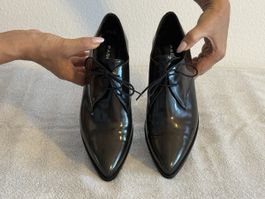 Pasito Designer Lackleder-Schnürschuhe Gr. 40