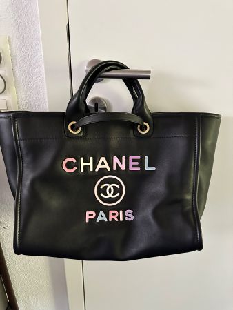 Chanel Deauville grosser Leder Shopper