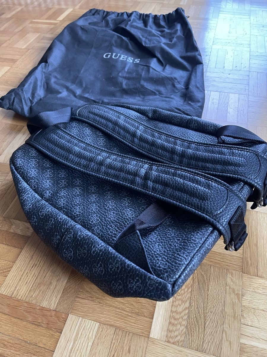 Guess Rucksäcke: Guess Rucksack – Gebraucht aus Goldach von Pero911 9