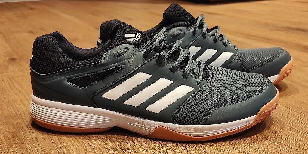 Chaussures hommes: Adidas Hallenschuhe – Neuf avec emballage d'origine à Nunningen par 19ss90