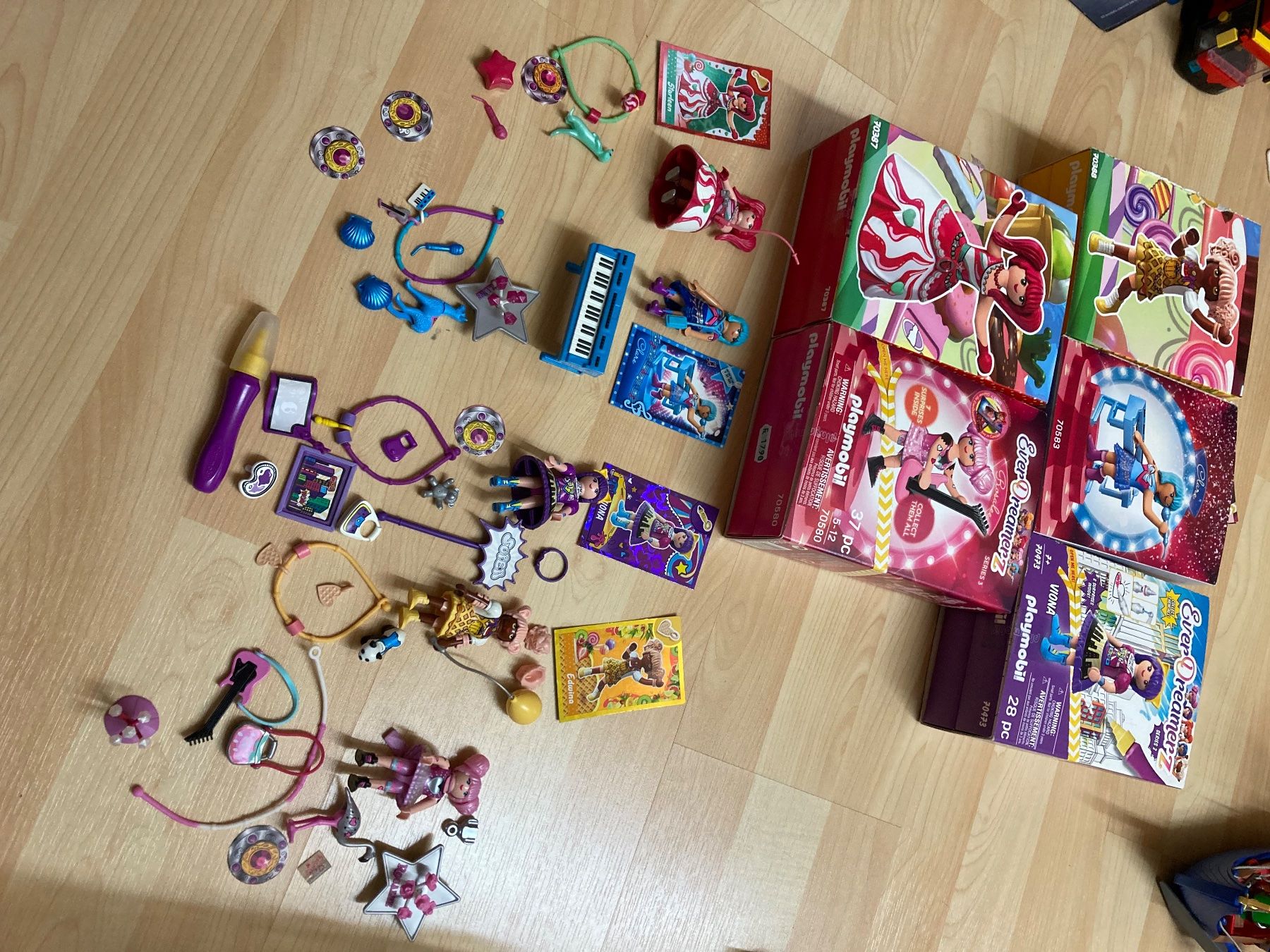 Playmobil Giocattoli: 5 Playmoil Damen alle Zusammen – Usato da Arbon venduto da Tschu79 1