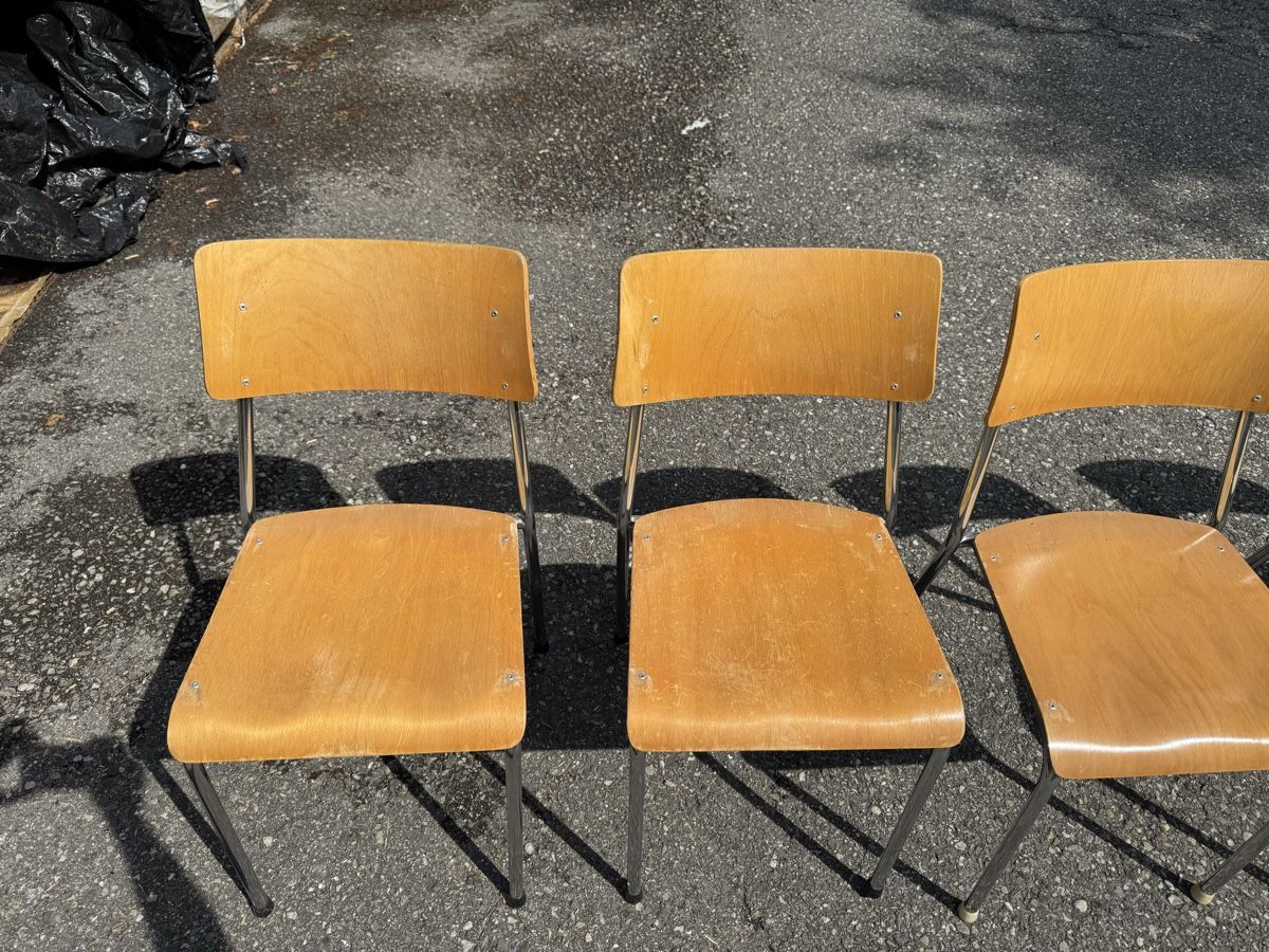 Stühle: 5 Vintage Stühle ab 1.-  – Gebraucht aus Grenchen von Design-Outlet 1