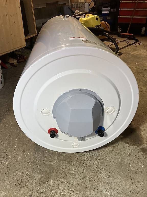 Sanitär: Wandhängender Boiler 200l – Gebraucht aus Adelboden von jozi5 1