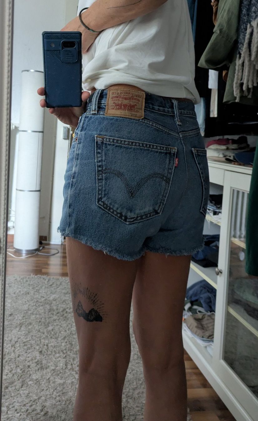 Levi's Hosen: Jeansshorts von LEVIS – Gebraucht aus Schwyz von Magdalena86 4