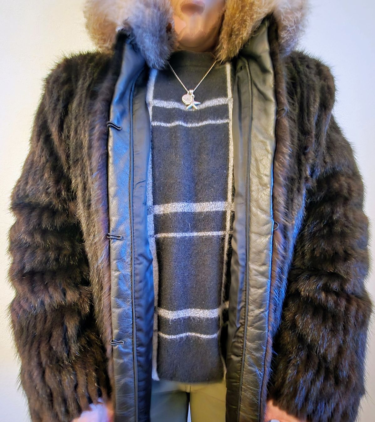Mäntel: Elegant Fur Jacket with Fur Collar – Gebraucht aus Effretikon von wie_p8sj 2