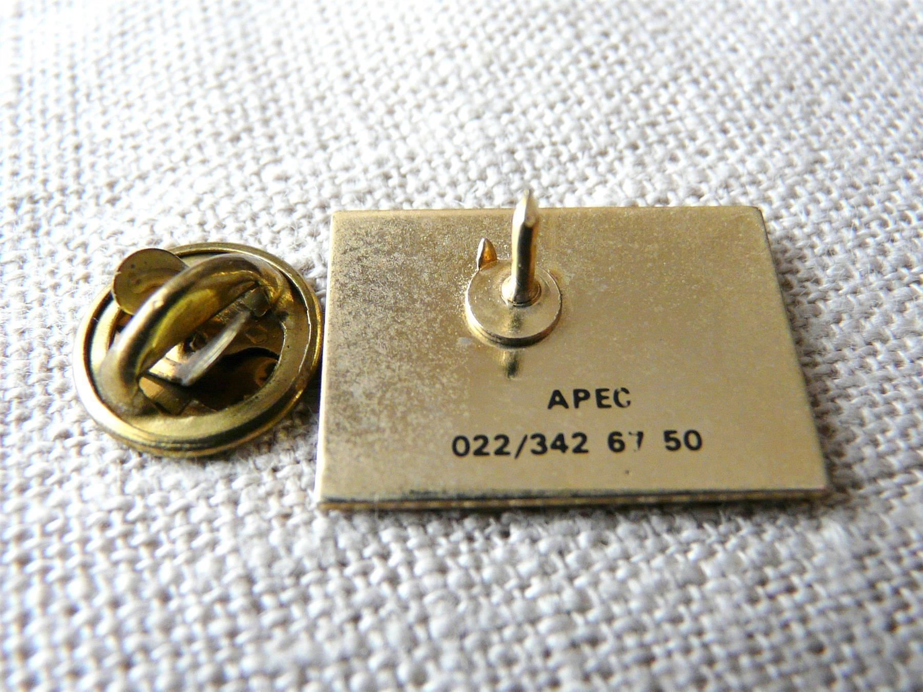 Placchette & Badge: • Temps Présent TV programme TSR RTS télé medias   pin E1.33 – Usato da Pully venduto da websurfer1 4