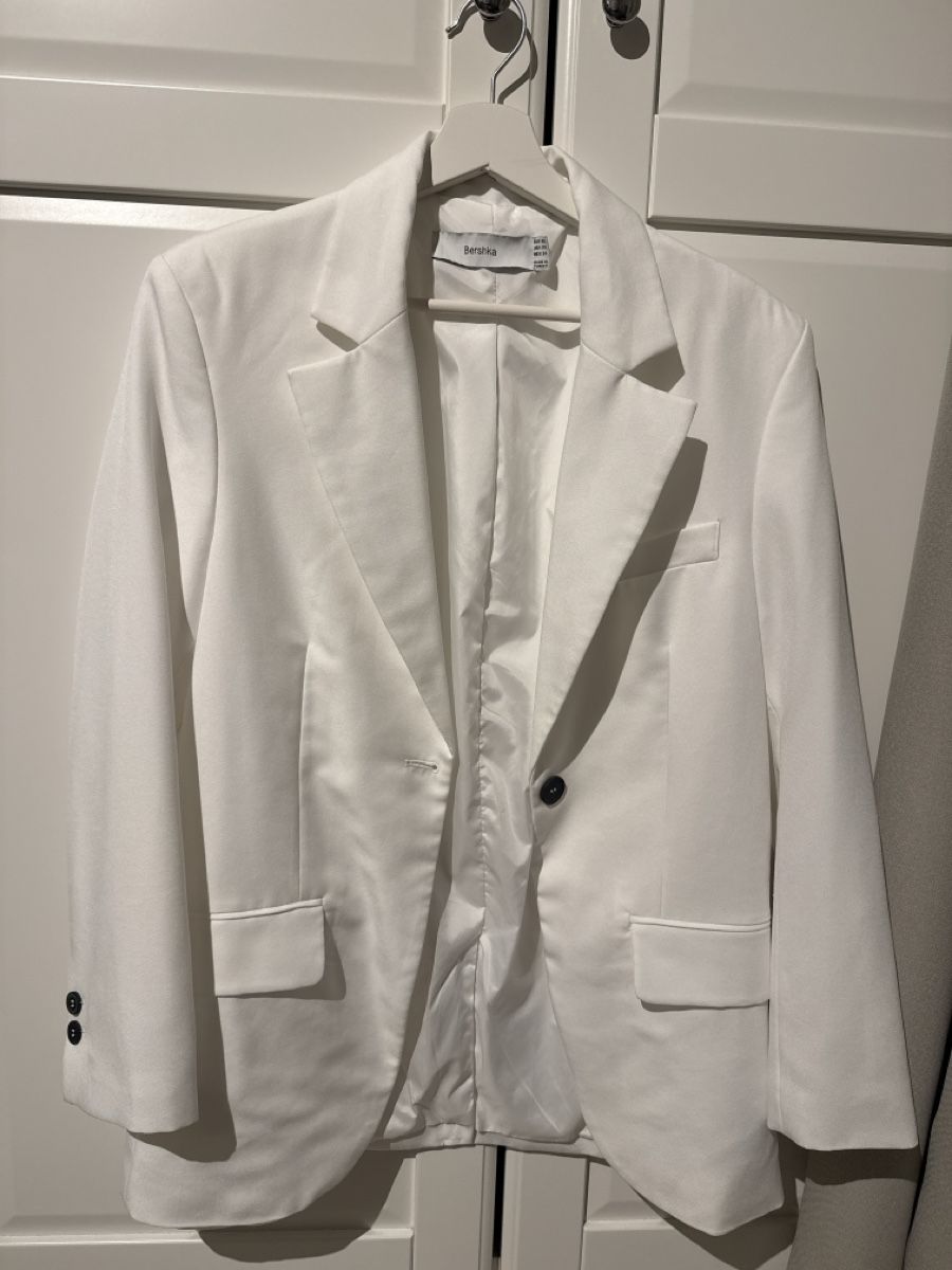 Bershka Jacken: Blazer Weiss – Gebraucht aus Niederlenz von SaraMK6