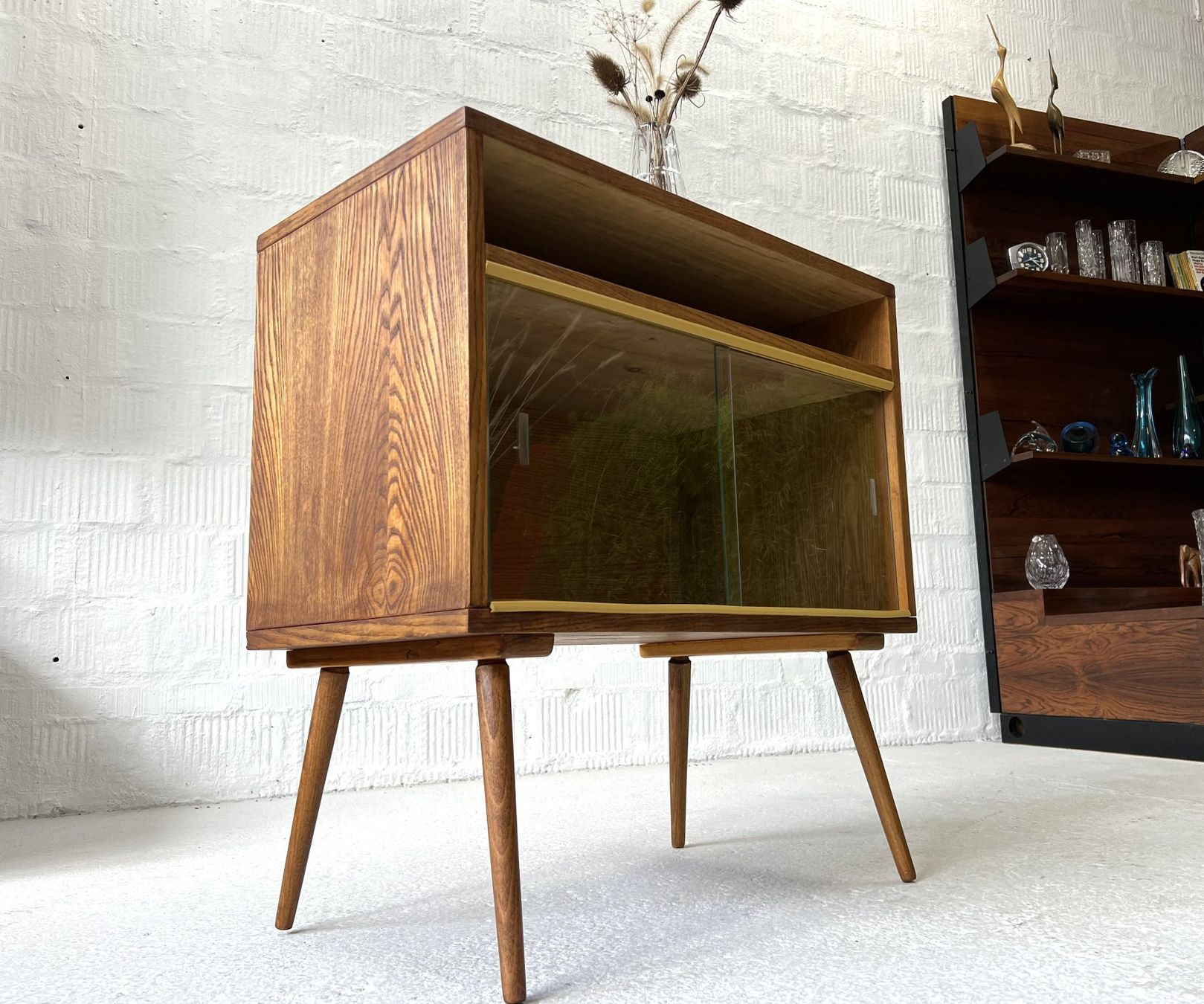 Cassettiere: Mid-Century, Retro Kommode - ČSSR – Usato da Walzenhausen venduto da stilvollwohnen 4