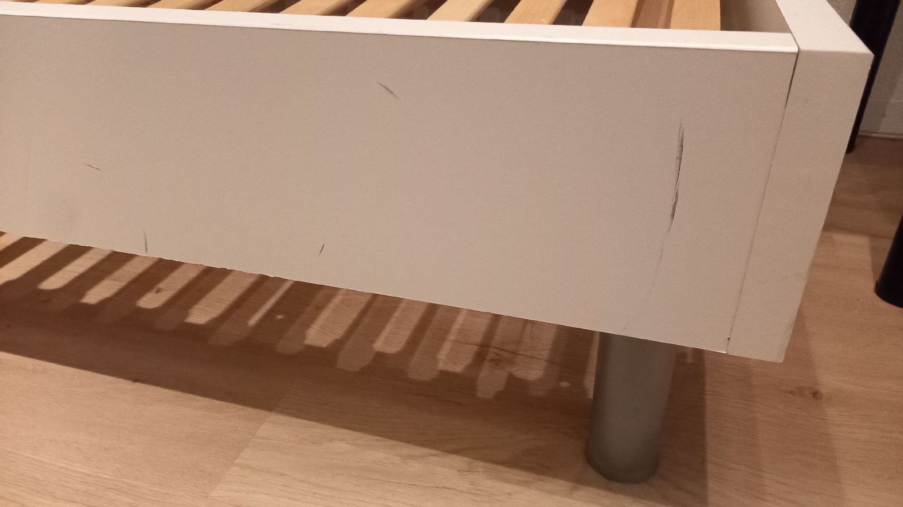 Letti: Bettgestell mit Lattenrost 90x200xm – Usato da Murten venduto da Cheri23 1