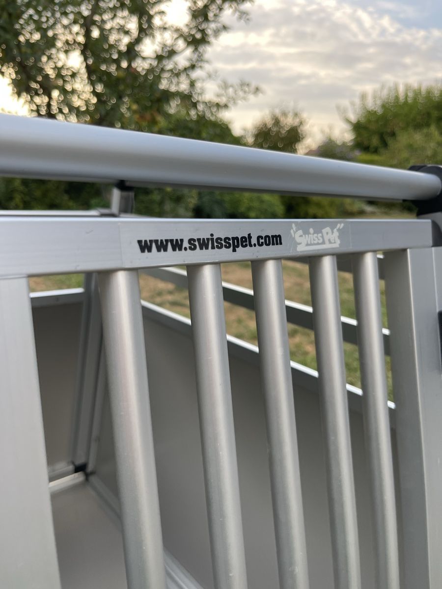 Swisspet Cages, transport & sécurité: Hunde Autobox von Siwsspet – D'occasion à Dorf par Leony22 2