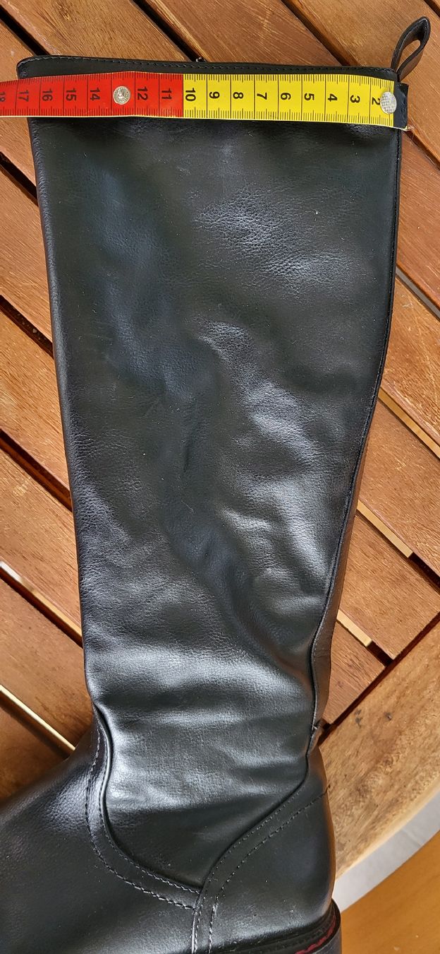 Scarpe da donna: Damen Stiefel schwarz 37 – Usato da Unterseen venduto da rej_lnk9 6