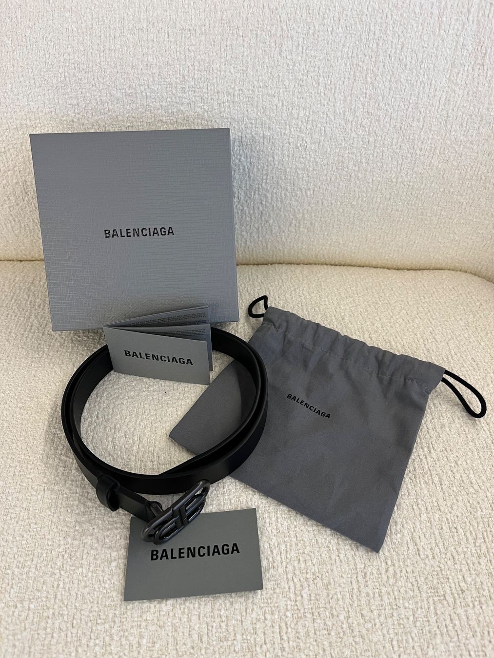 Balenciaga Cinture: Schwarzer Gürtel von Balenciaga – Nuovo (secondo la descrizione) da Hildisrieden venduto da ste_8mcc 1