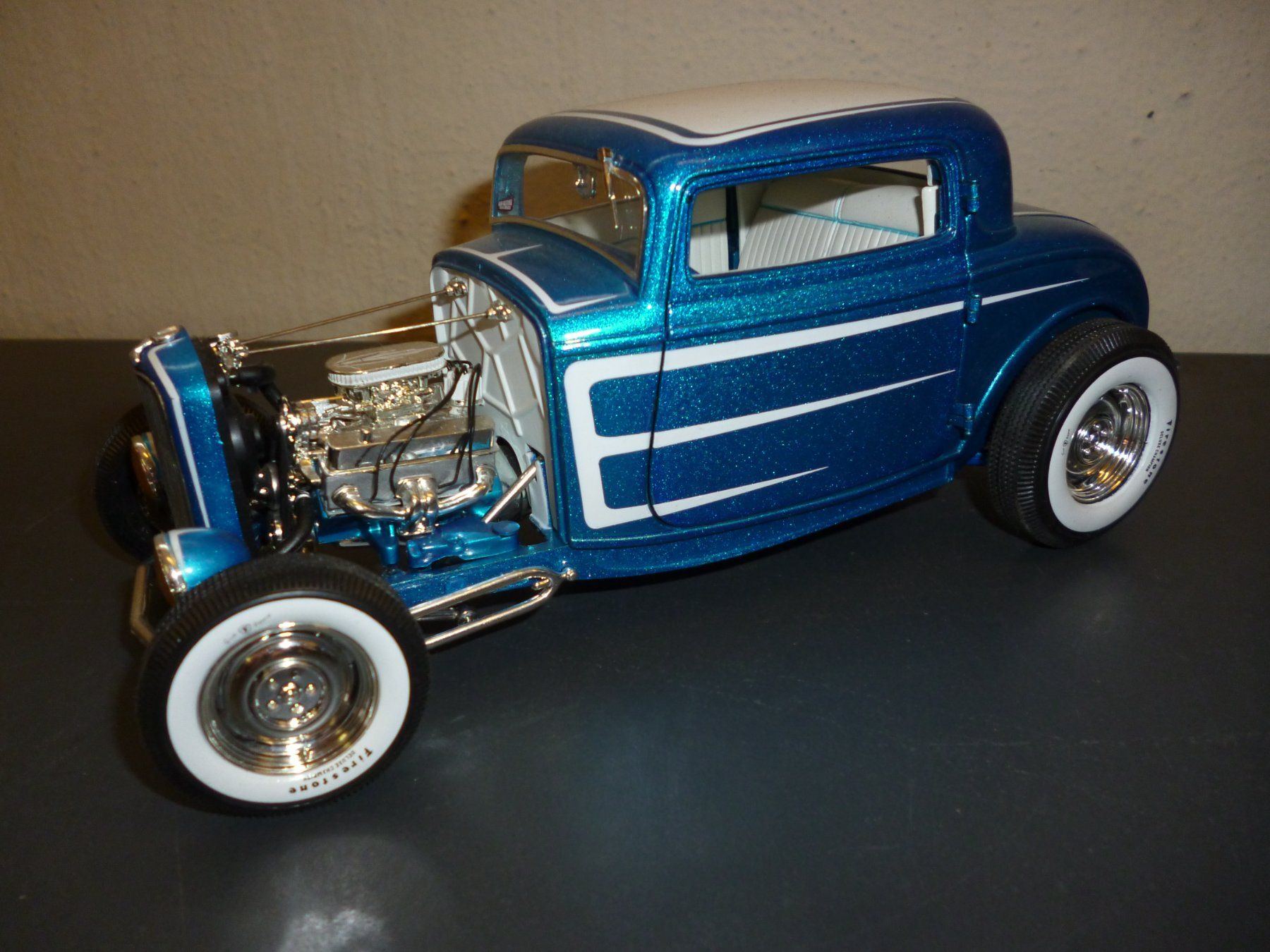 Ford Modellautos: Ford 1932 Three Window "Release No.3" 1:18 ACME – Neu und originalverpackt aus Niederwil SG von Kaicorner03 3