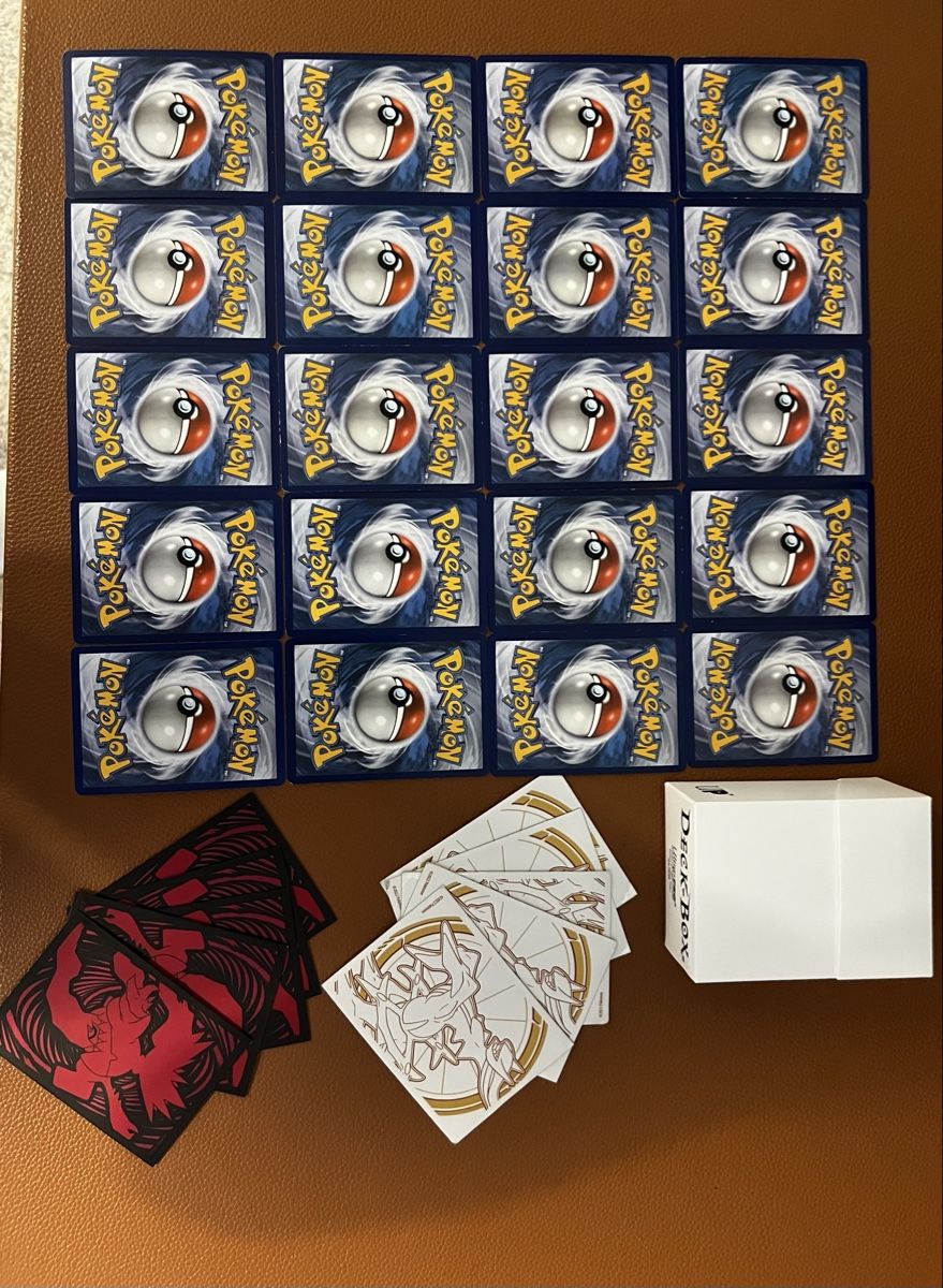 Pokémon Sammelbilder & Trading cards: 20 random V Pokemon Cards with Deck Box and 20 random Sleeve – Gebraucht aus Lugano von Pokemon_LVGA