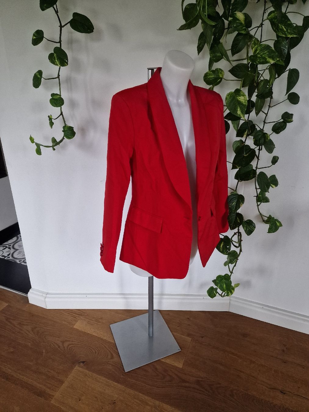 Vestes: Roter Blazer, Gr. S, tailliert – Neuf (Voir description) à Wald ZH par Cjp 1