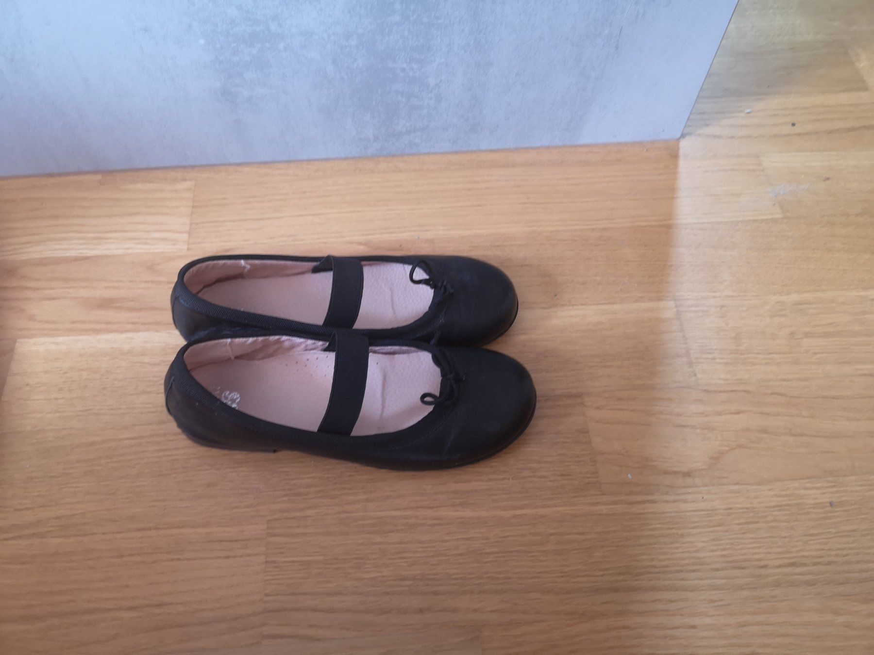 Scarpe per ragazze: Ballerines fille 35, Bata en cuir – Usato da Biel/Bienne venduto da Milly13