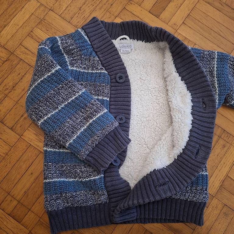 Pullover & Sweatshirts: Warmes Jäckli Gr 86 – Gebraucht aus Winterthur von ste_5ncm