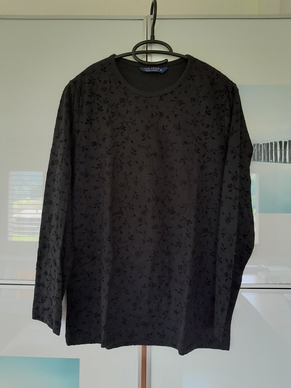 T-Shirts: T-shirt noir M comme neuf – Neu (gemäss Beschreibung) aus Charmey (Gruyère) von Laulau.sansan