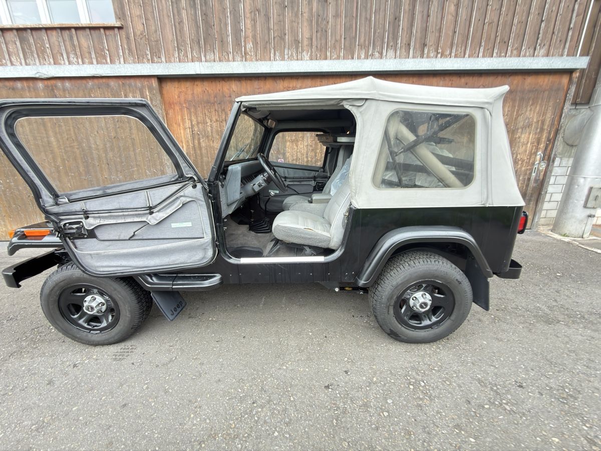 Jeep Autos: JeepWrangler 4x4 – Gebraucht aus Buttikon SZ von F-M 8
