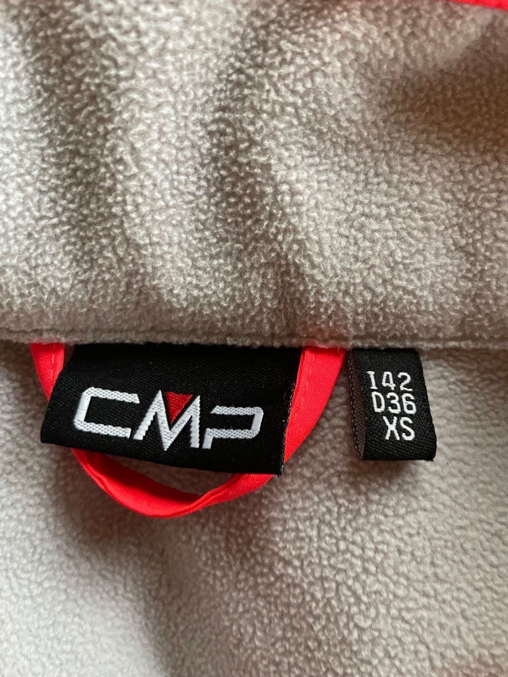 CMP Giacche: Softshell Jacke CMP Gr. S mit abnehmbarer Kapuze – Usato da Affoltern am Albis venduto da Blackrhythm 5
