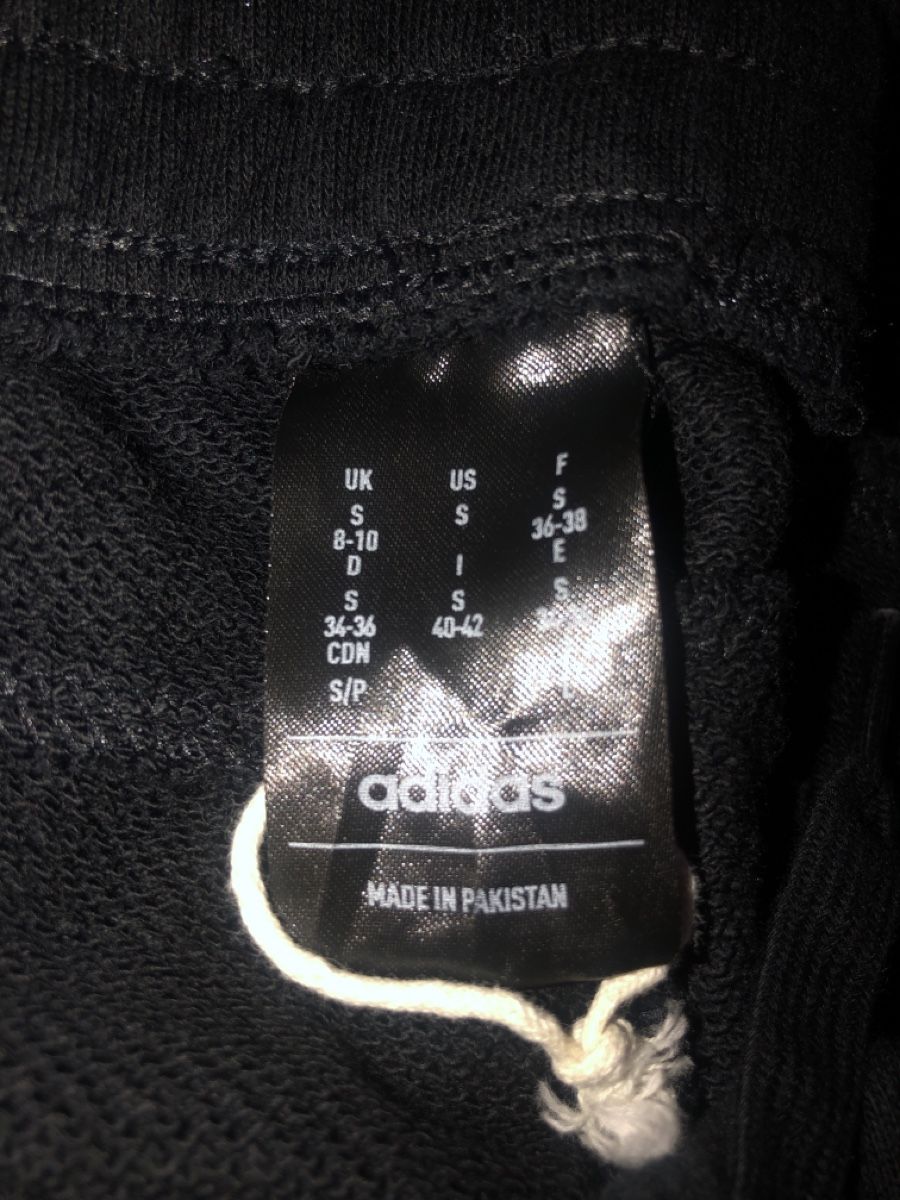 Adidas Pantalons: Training ADIDAS – Neuf avec emballage d'origine à Etoy par lui_7mth 1