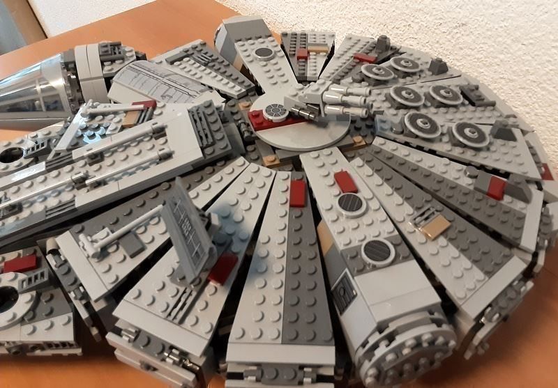 Lego Kit di costruzioni: LEGO Star Wars 75105 "Millennium Falcon" – Usato da Kreuzlingen venduto da Han-Solo-68 4