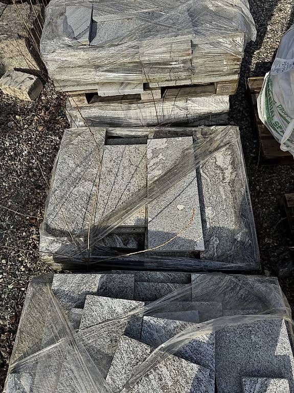 Rivestimenti per pavimenti: Maggia Venato Bodenplatten – Usato da Aesch BL venduto da strawberry. 2