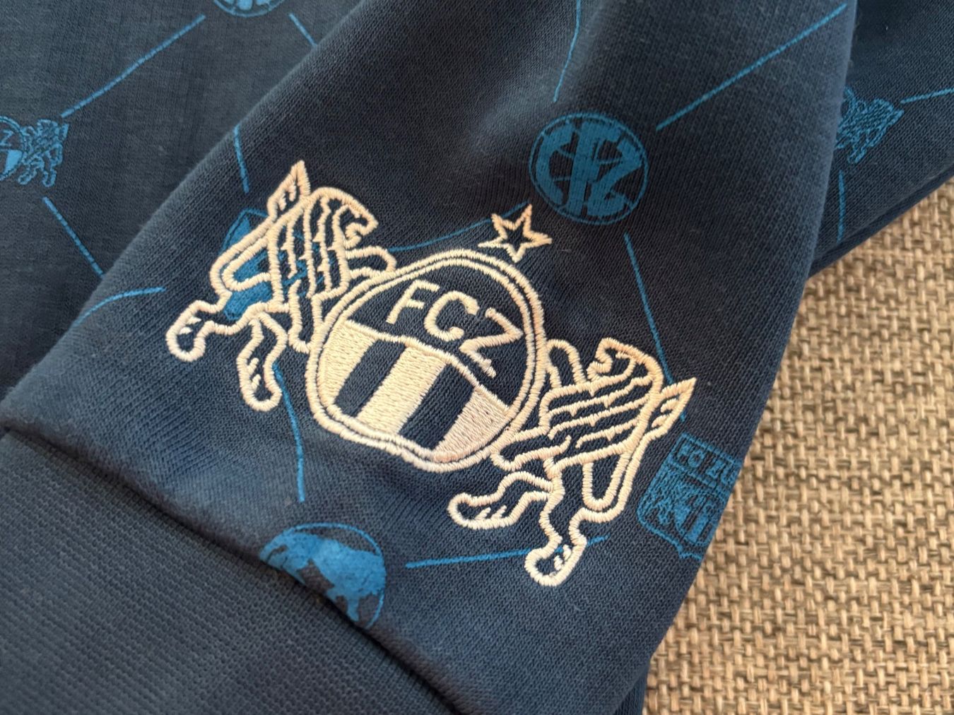 FCZ Maglioni & Felpe: Pullover FCZ, Gr. M, Logoprint – Usato da Bülach venduto da bjoernbenny 2
