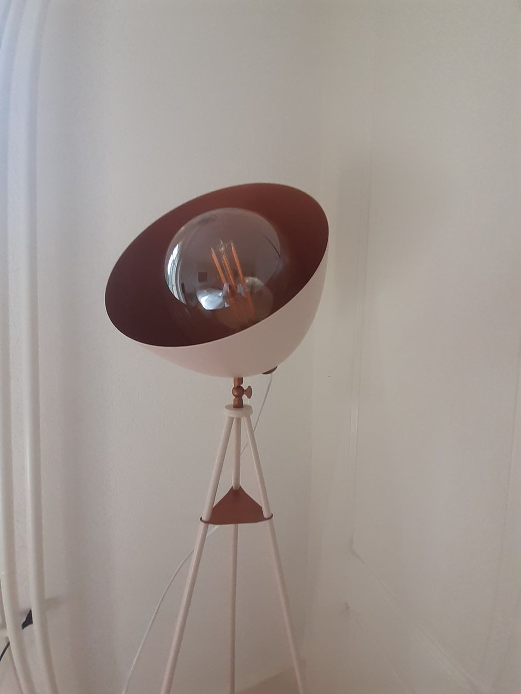 Eglo Lampade: Lampe trépied design scandinave, tête pivotable – Usato da Lausanne venduto da nma_b7dk 2