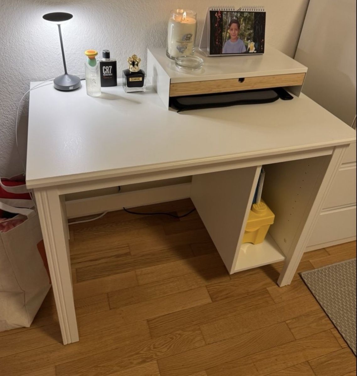 Mobile-home: Set di mobili da arredamento  – D'occasion à Jona par api_vd98 2