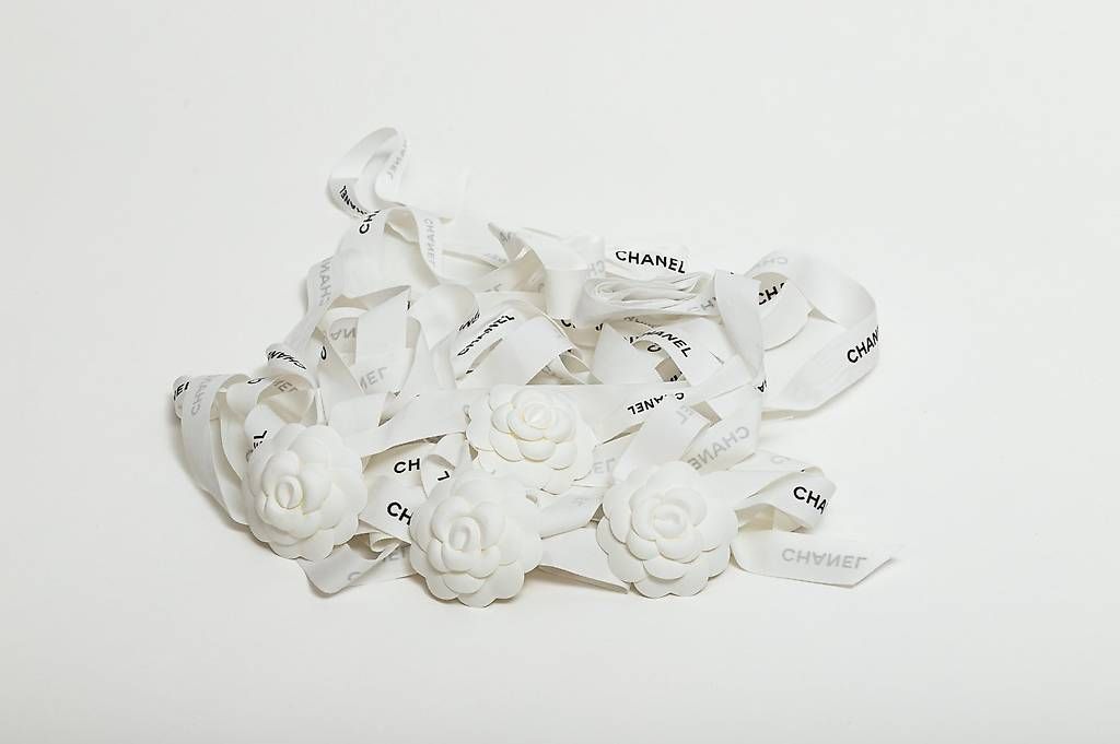 Nastri decorativi: Chanel Bänder mit Camelias, Geschenkband – Nuovo (secondo la descrizione) da Zürich venduto da peerless_chic