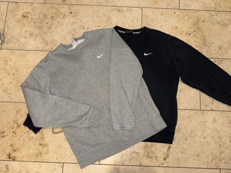 2 Nike Pullover Set (L)