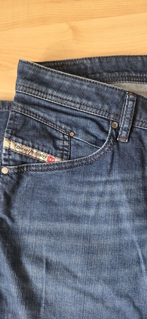 Diesel Jeans: Diesel Jeans – Usato da Chur venduto da ACE18 2
