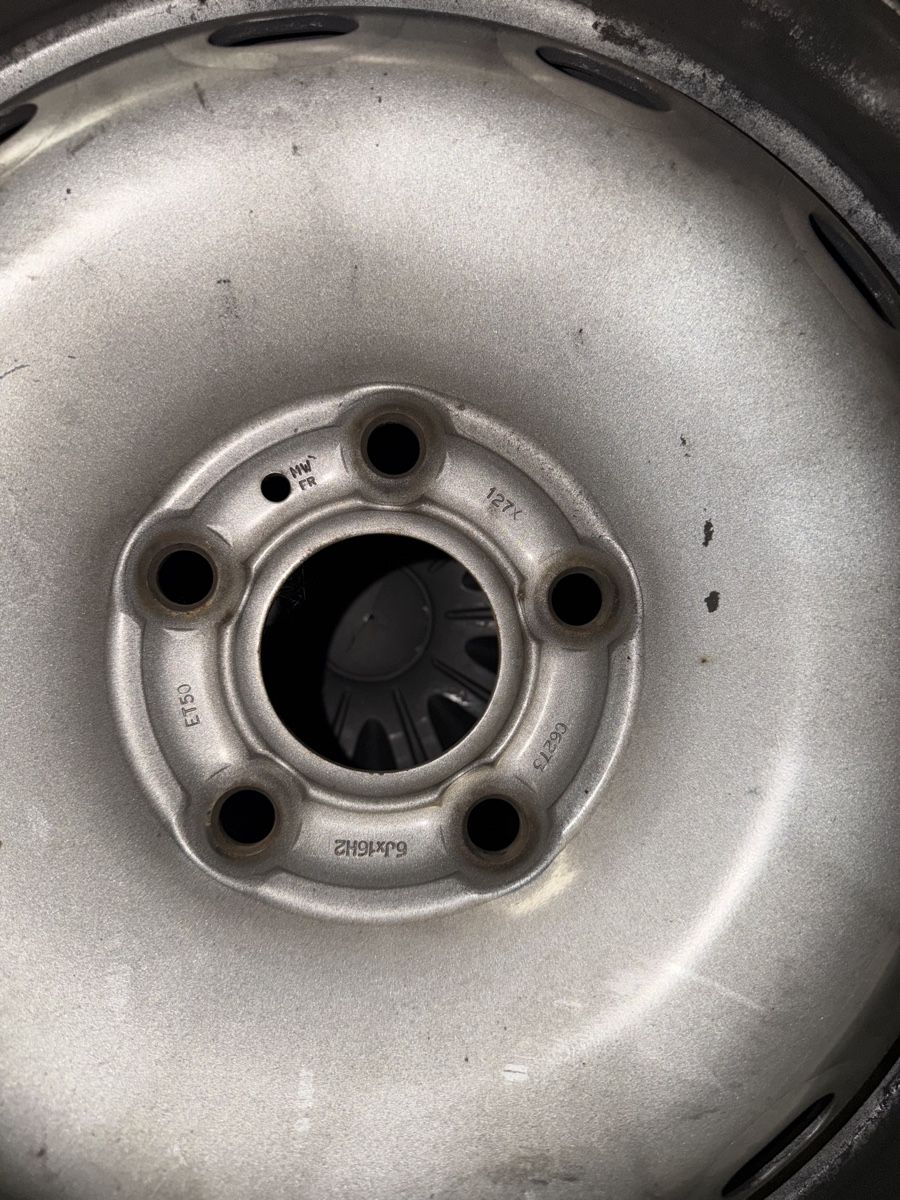 Opel Jantes: 4 Stahlfelgen inklusive Winterreifen – D'occasion à Flawil par hysen.d
