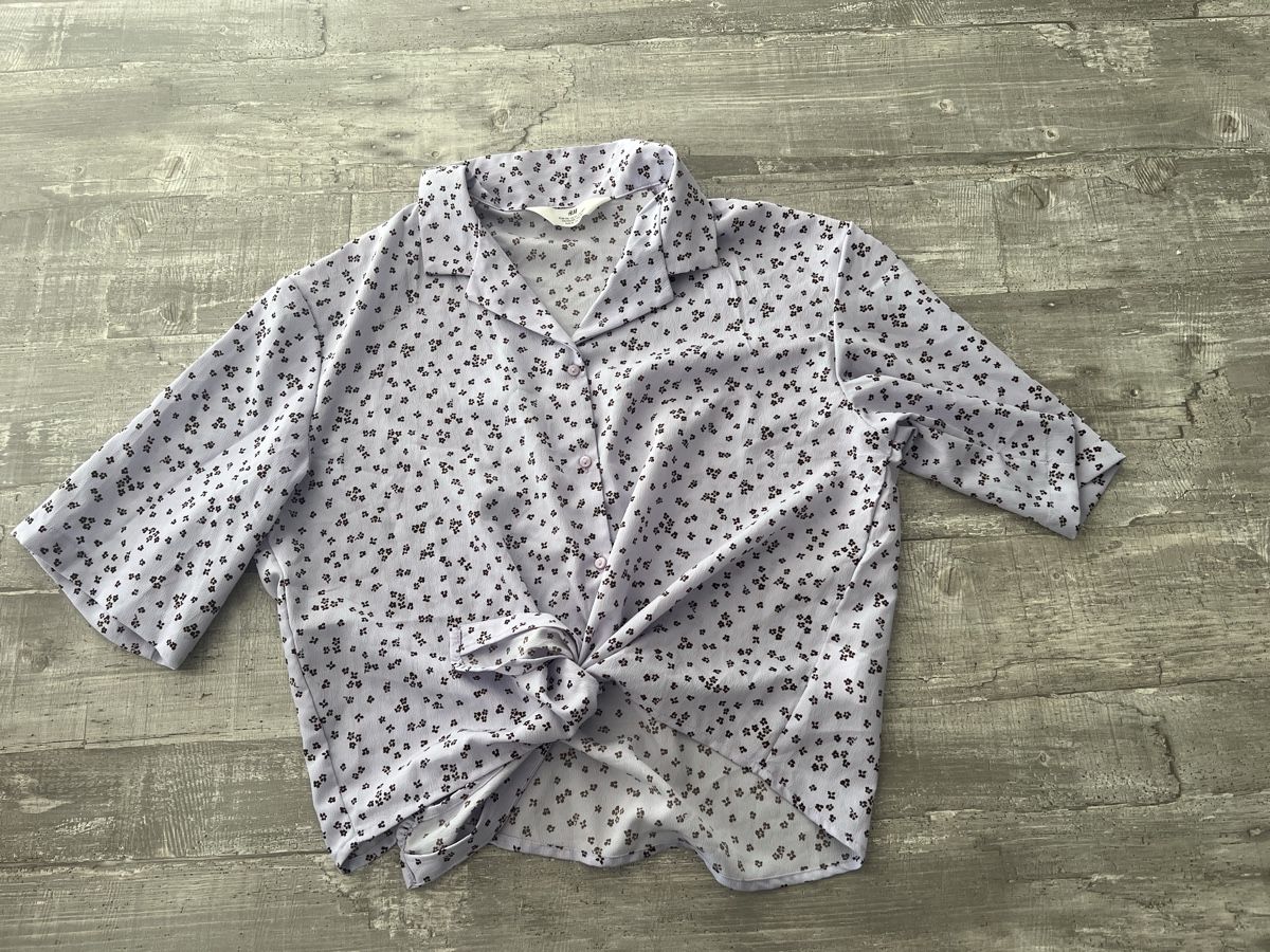 H&M Blouses, T-shirts & Tops: Bluse Grösse 170 – D'occasion à Niederhelfenschwil par tab_xlc7