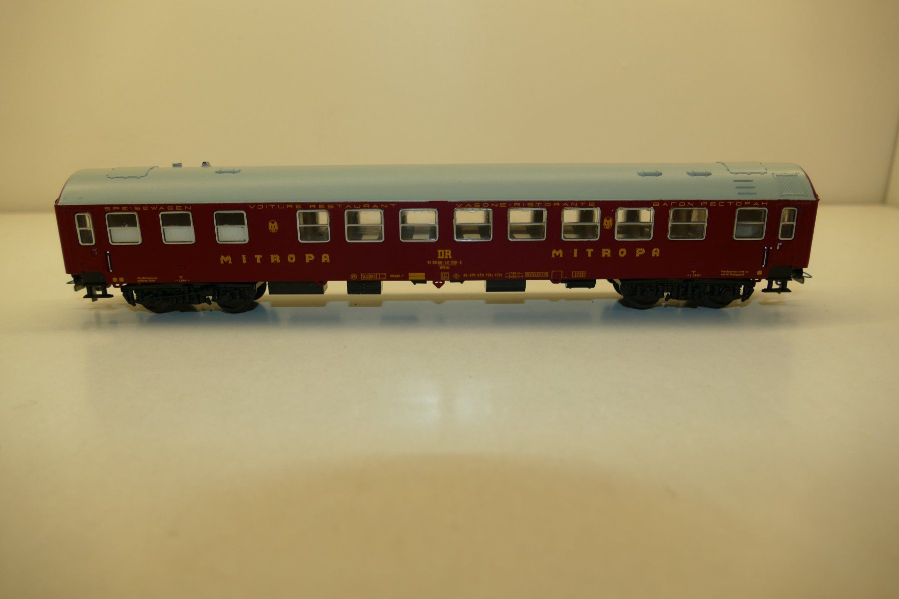 Modelleisenbahnen: VEB Prefo H0: DR Personenwagen Mitropa – Neu (gemäss Beschreibung) aus Niederhasli von rail-duerst 1