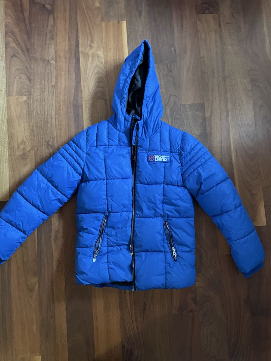 Vestes & Manteaux: Winterjacke Blau Grösse 140 gebraucht – D'occasion à Fehraltorf par Nadja0205