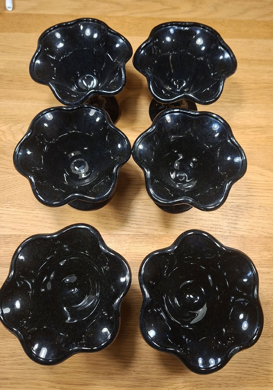 Set di piatti: 6x Schwarze Coupe Becher – Usato da Winterberg ZH venduto da mel_xn25 1