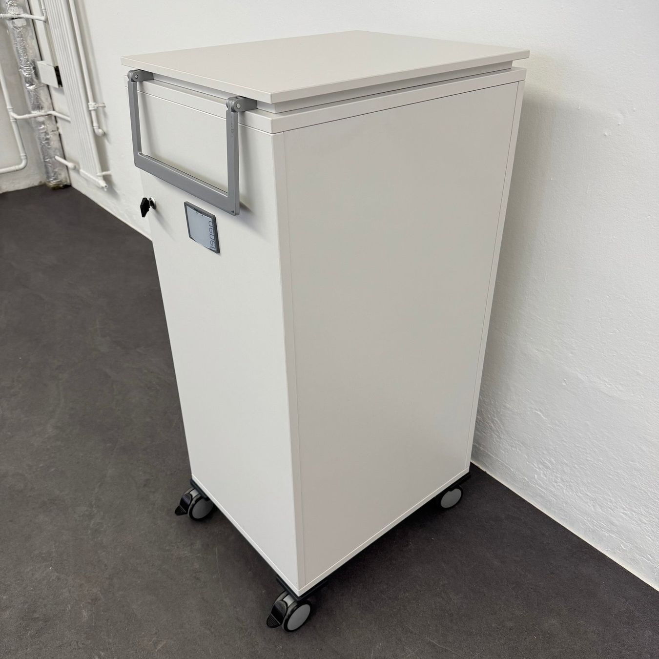Banconi: Steelcase Moby Roll-Caddy - Weiss - mit Vollmantelschublade – Usato da Schönenwerd venduto da mcofficeshop 7