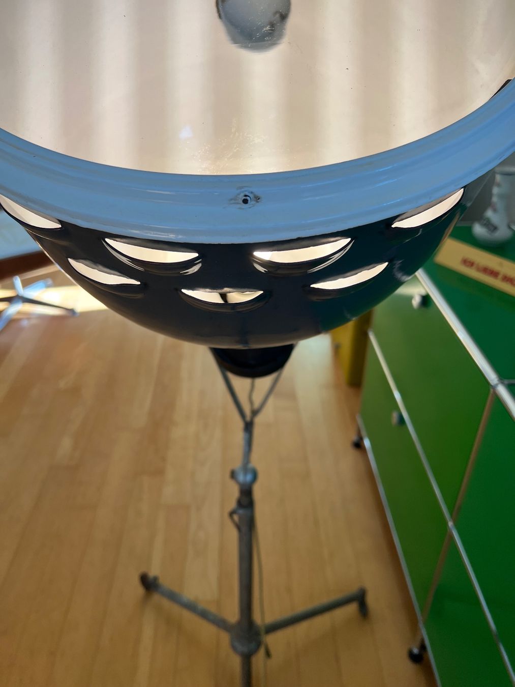 Philips Lampen: Einzigartige Industrielampe aus Emaille ca. 100jährig – Gebraucht aus Wangen b. Olten von martino911 1