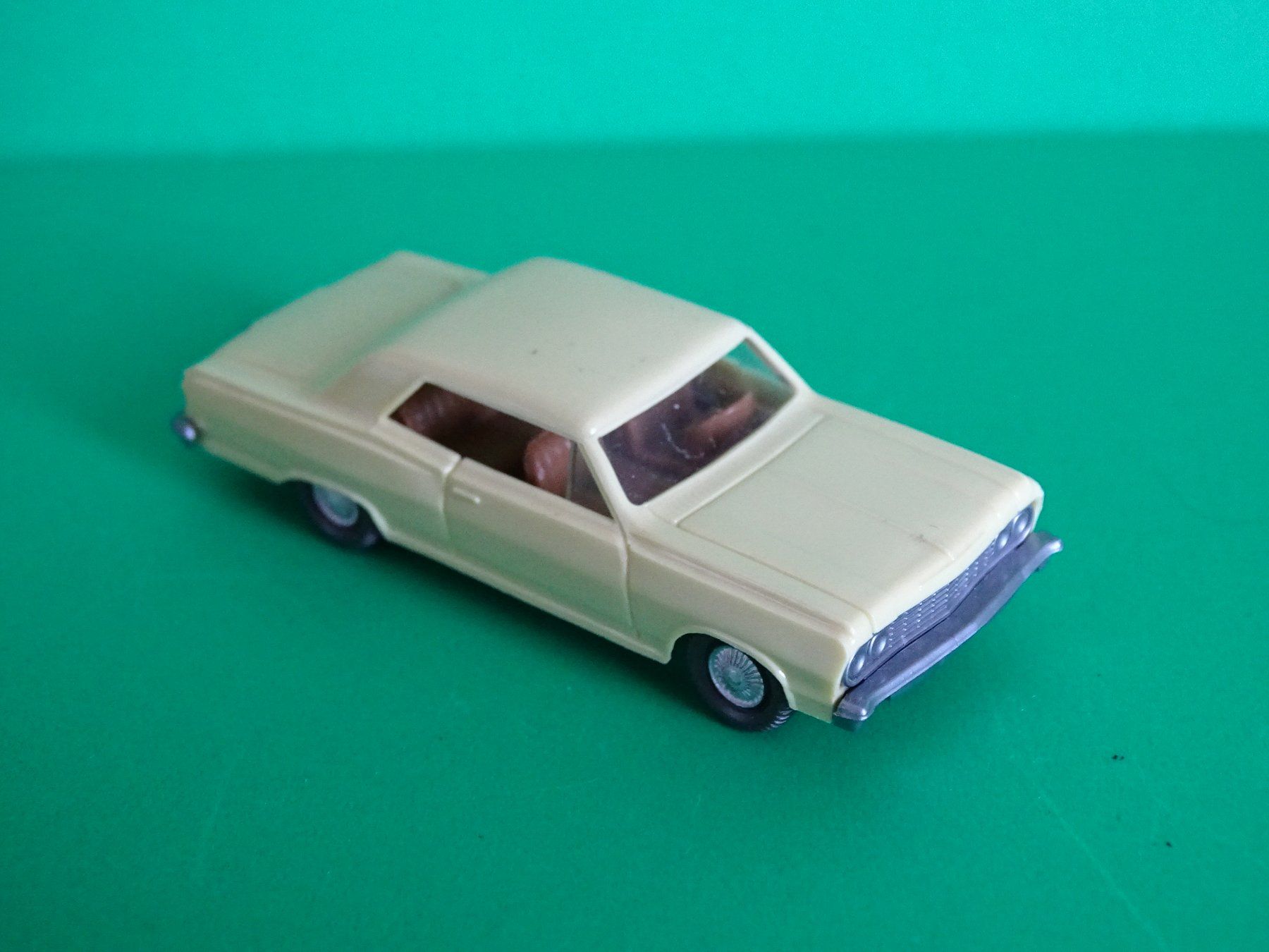 Wiking Modellini d'auto: Chevy Malibu von Wiking 1/87 – Usato da Bretzwil venduto da Meex 1
