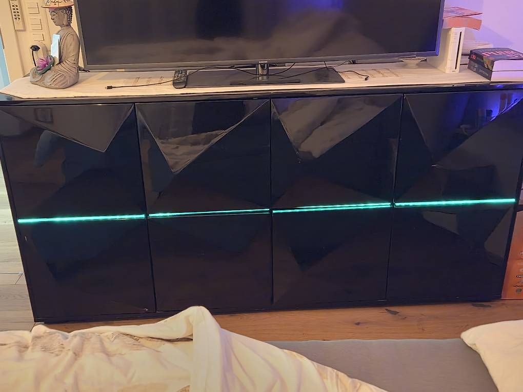 Kommoden: Sideboard schwarz mit Licht – Gebraucht aus Wigoltingen von Chanti.89