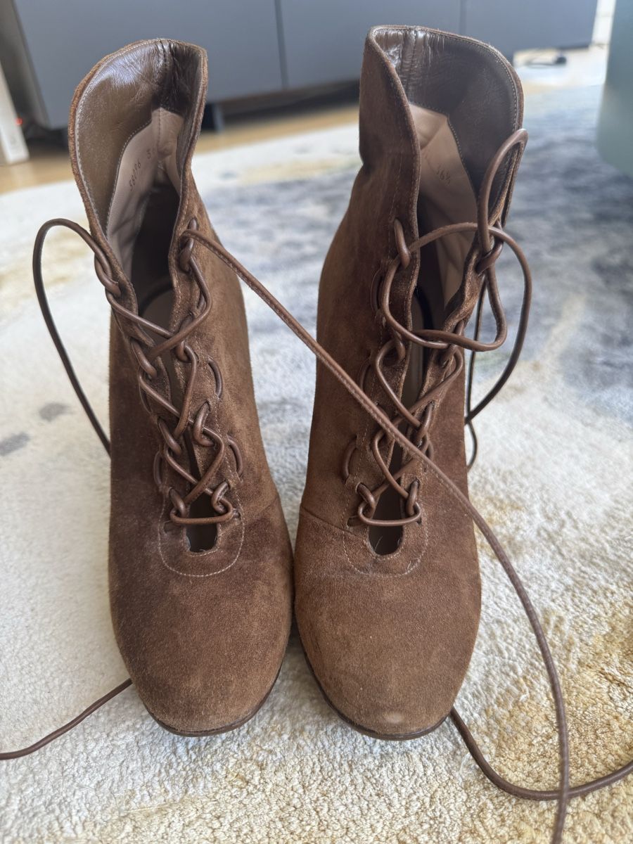 Scarpe da donna: Brown Suede Ankle Boots - Elegant Fall Lace-Up Style! – Usato da Thalwil venduto da 0041angel 2